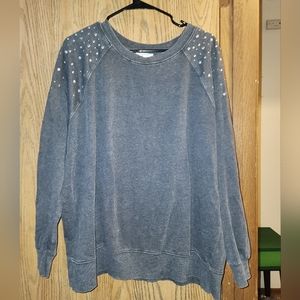 2x grey Maurice's sweatshirt